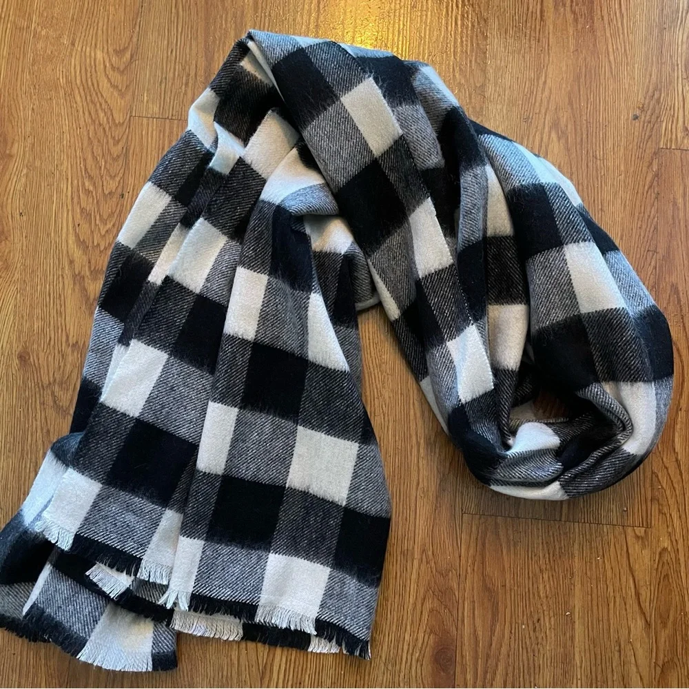 Phenix Oversized Checked Scarf - Picture 4 of 12